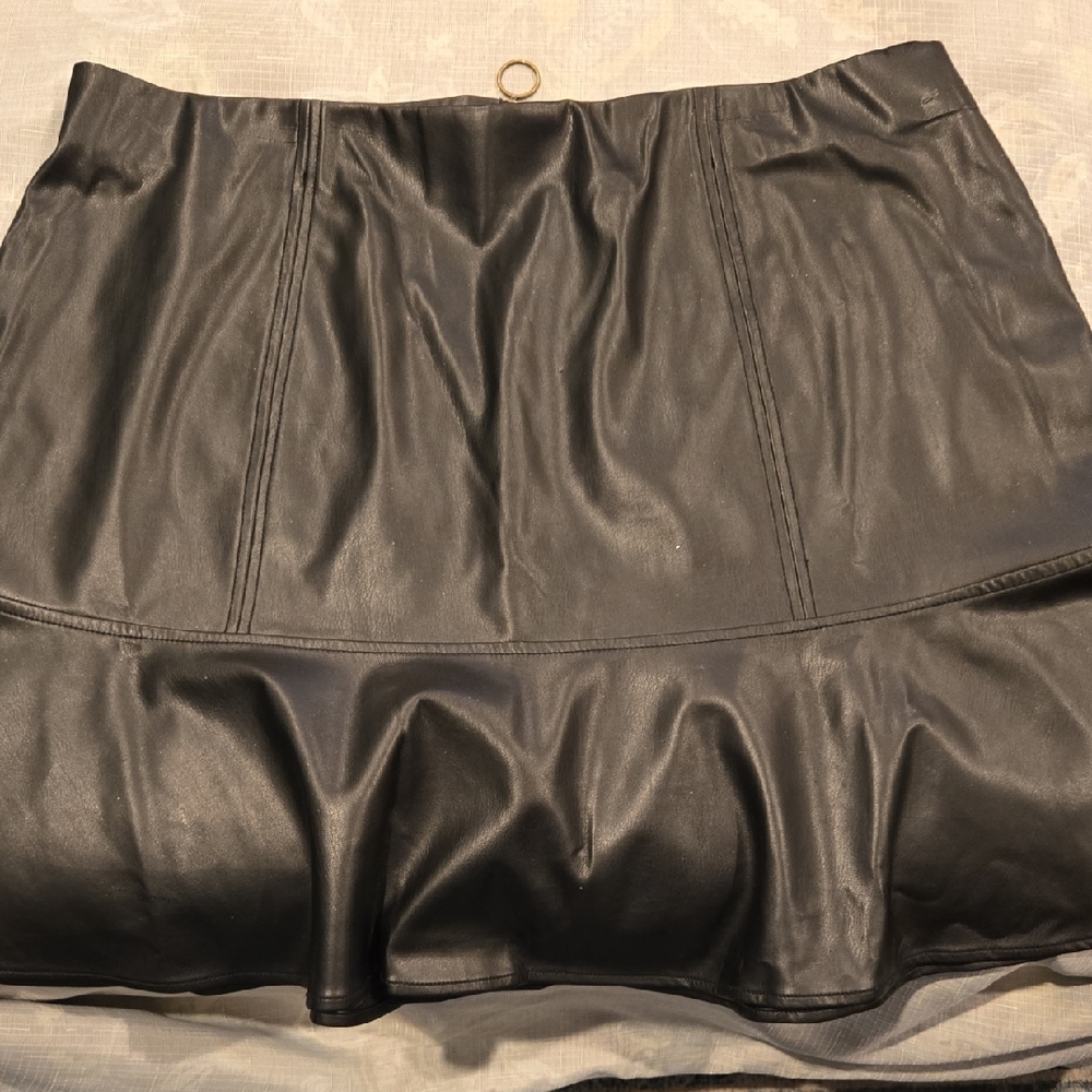 Ava & Viv Black Faux Leather Mini Skirt